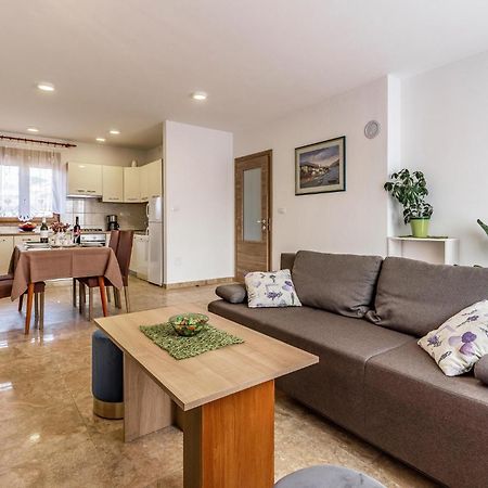 Awesome Apartment In Pula With Wifi Exterior foto